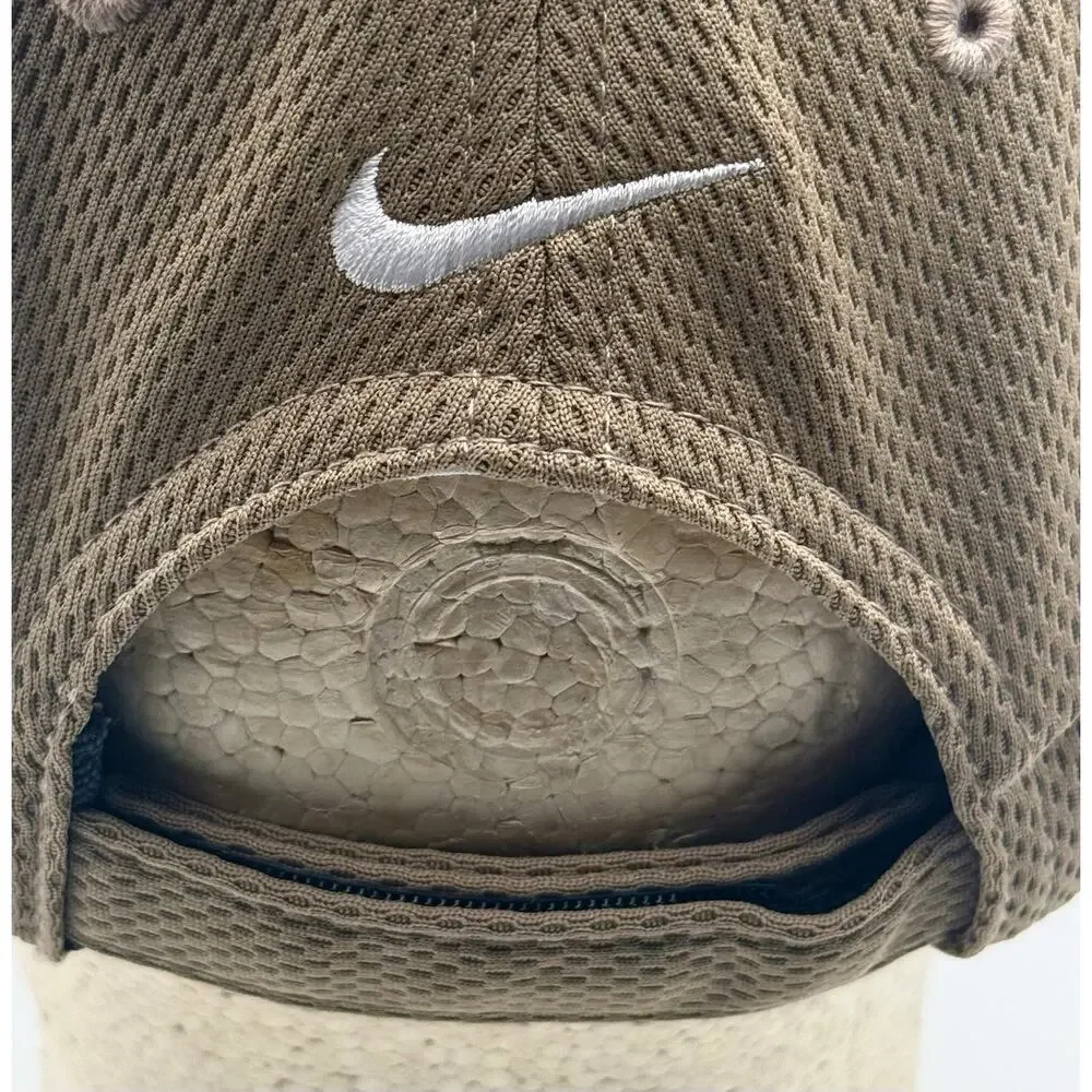 Nike Cap Hat 336056-101 Men's Adult Mesh Adjustable Golf Hat/Cap-White/Tan NWT